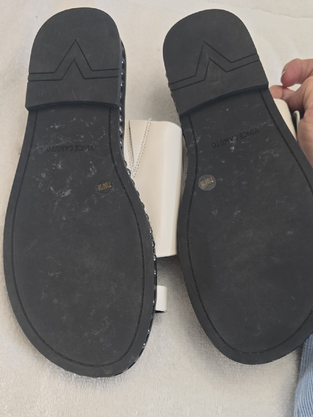 NWOT Vince Camuto Cooliann Sandals - Picture 4 of 9